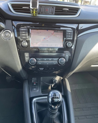 Nissan Qashqai cena 93000 przebieg: 52000, rok produkcji 2021 z Piastów małe 154